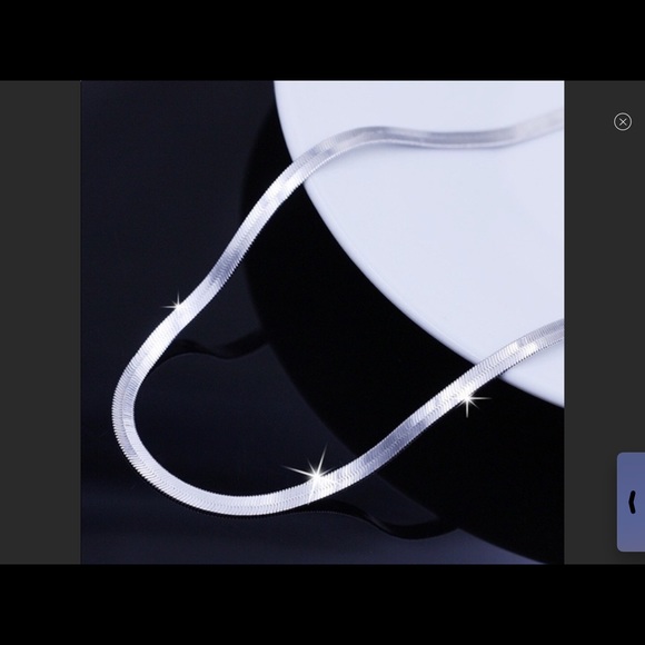 Last 1 Silver snake like necklace 😍🌻🎁 - Picture 2 of 5